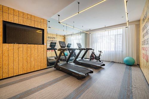 暑期游熱潮帶動住宿業復蘇，宜尚酒店多店滿房并推出美甲服務提升體驗